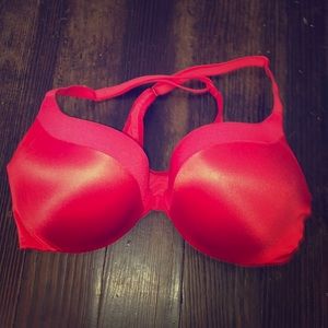 🌸Victoria’s Secret Racerback Push Up Bra🌸